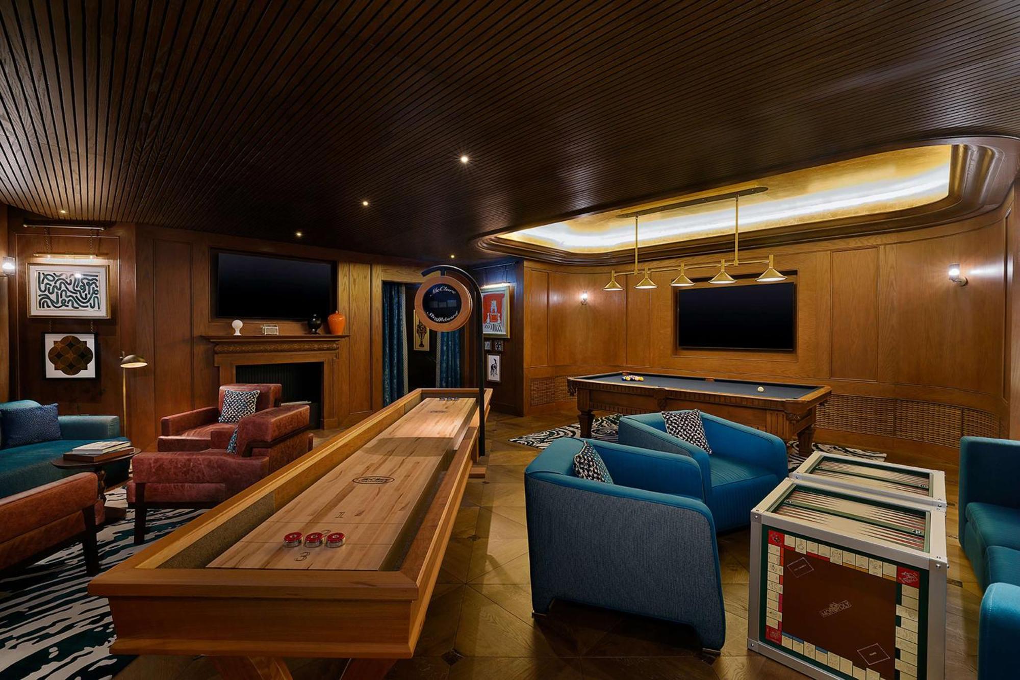Waldorf Astoria Doha Lusail Exterior photo The Sports Bar