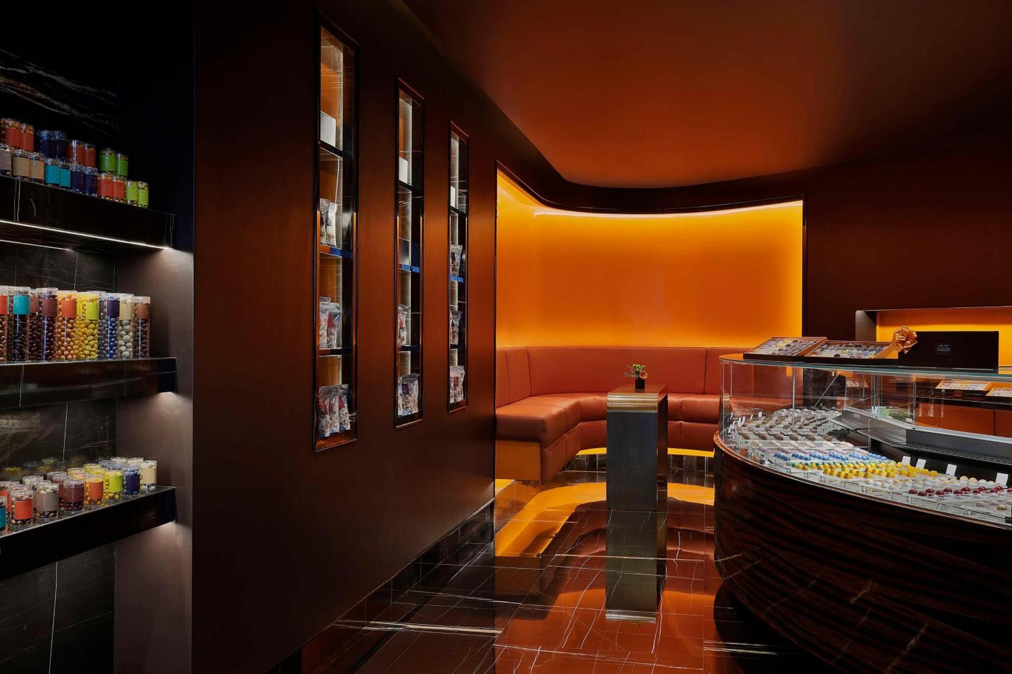 Waldorf Astoria Doha Lusail Exterior photo The interior of the bar