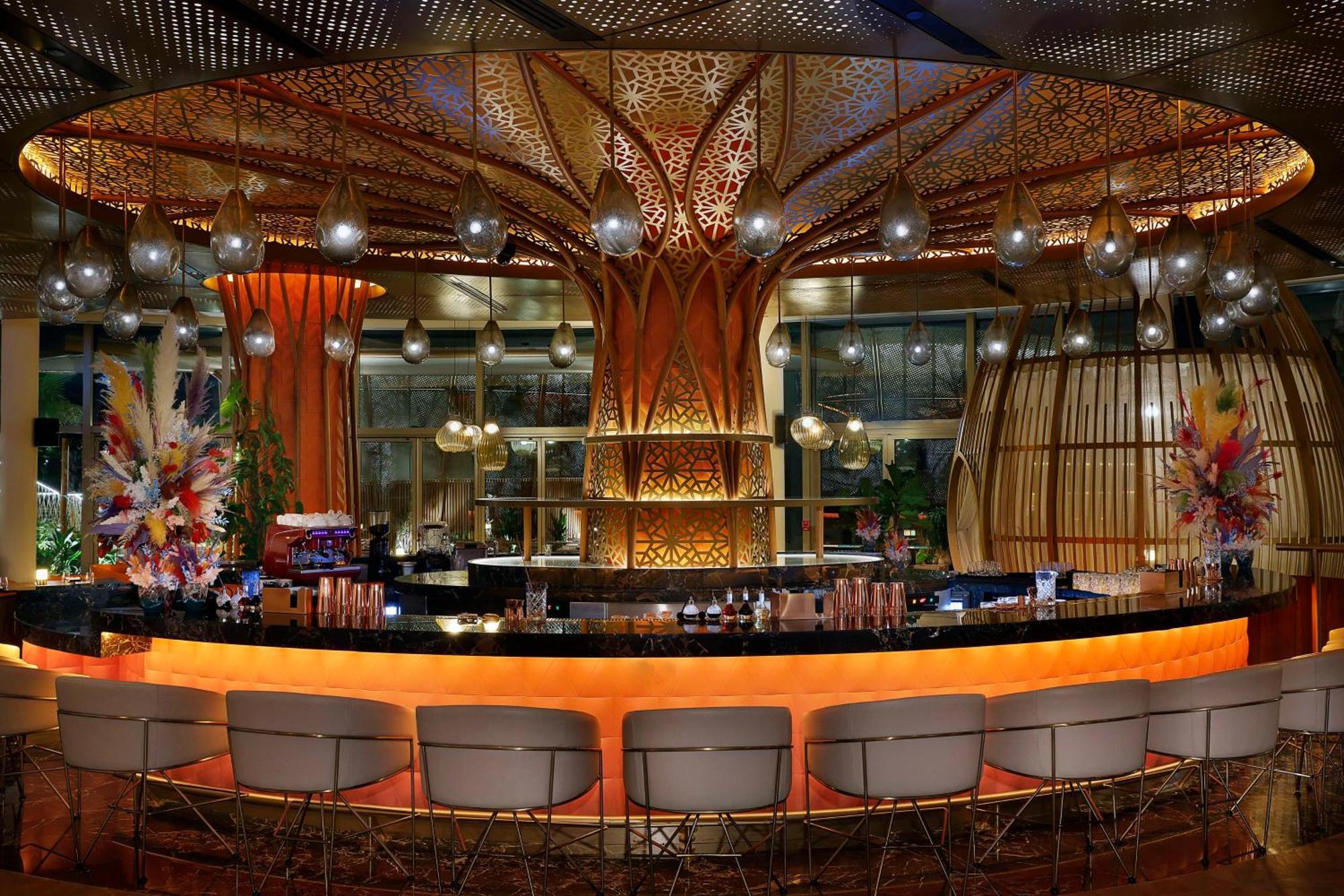 Waldorf Astoria Doha Lusail Exterior photo The bar at the lobby