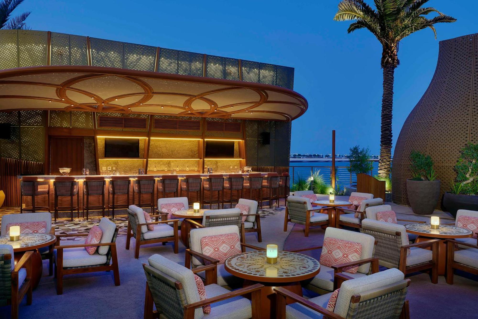 Waldorf Astoria Doha Lusail Exterior photo The Bar