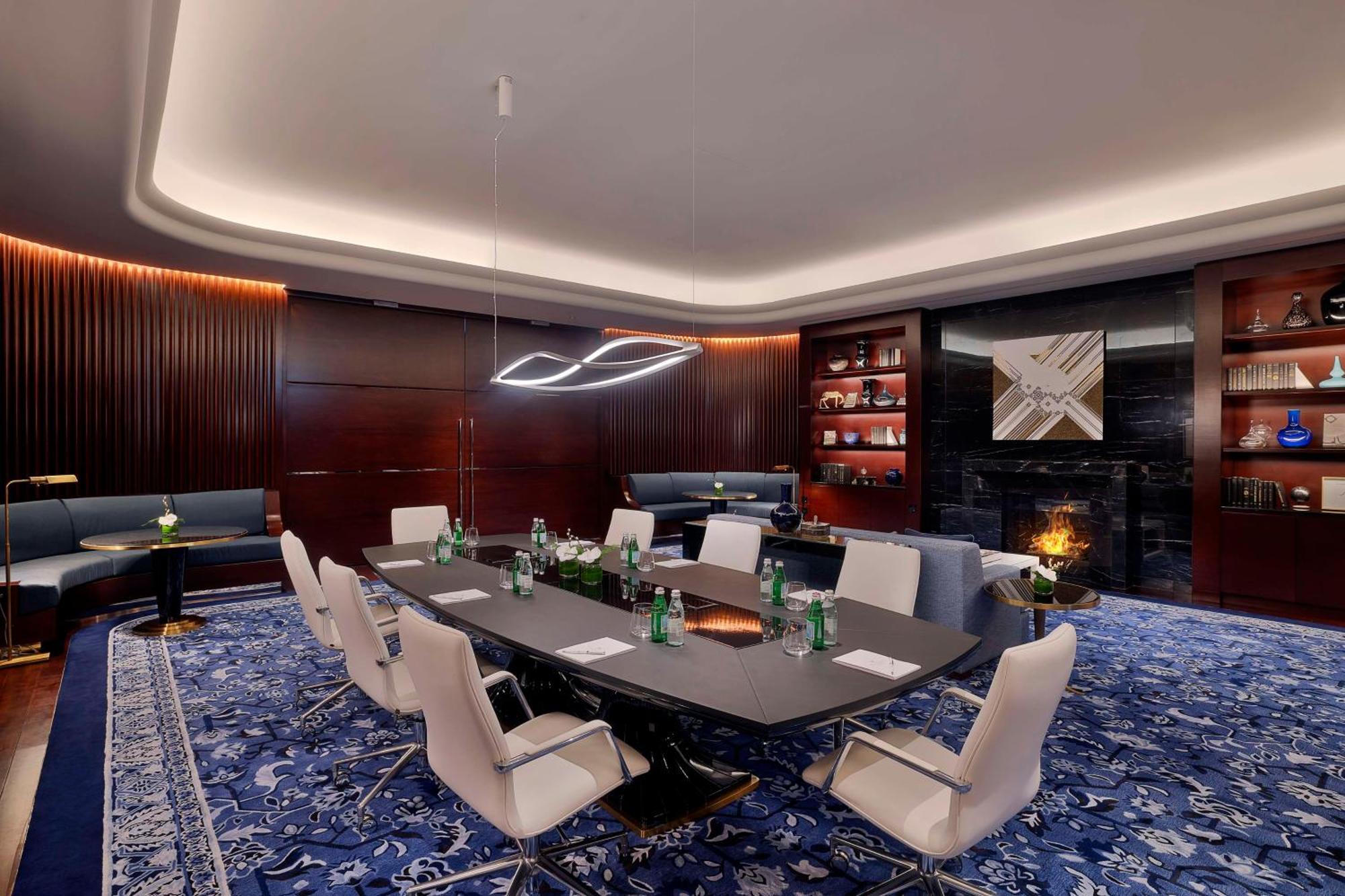 Waldorf Astoria Doha Lusail Exterior photo Boardroom